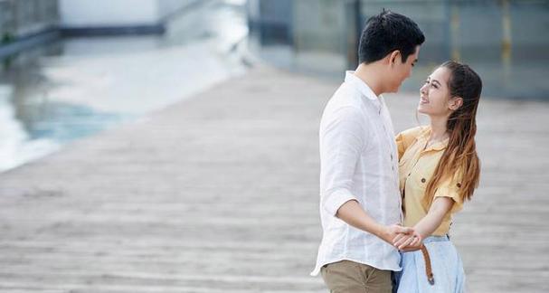 浪漫表白的艺术：如何用言语征服他的心