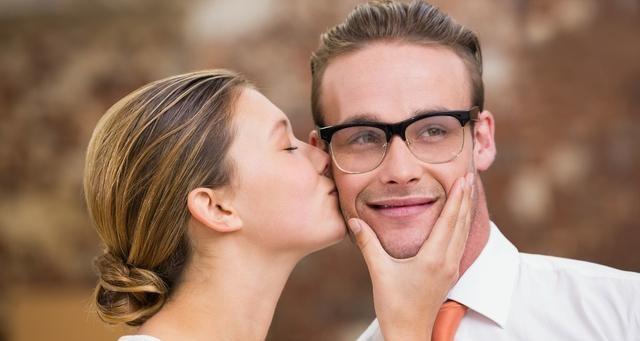 如何挽回分手很久的前男友（15个实用方法帮你重新获得他的心）