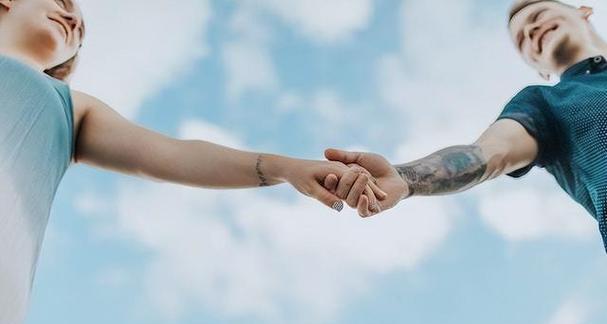 分手后如何挽回前任（三个关键点帮你成功挽回爱情）