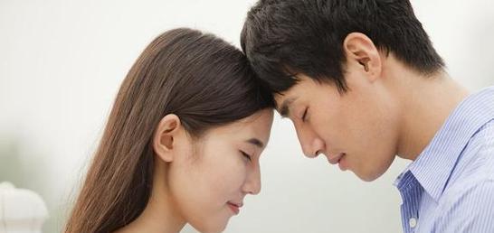 情话甜蜜如糖，只要有你在我身边（追女友必备的15句甜言蜜语）