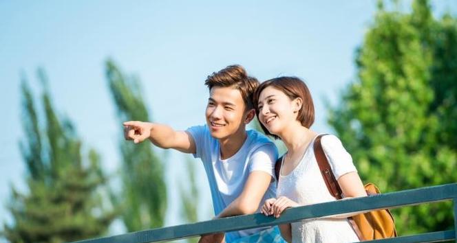 异地恋男友不主动联系怎么办？（掌握方法，让爱情更长久。）