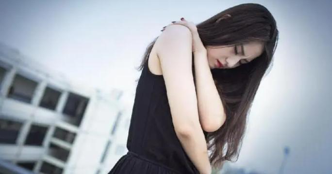女友出轨，我是否能原谅她？（解读出轨原因、建立信任基础、考虑复合可能性）