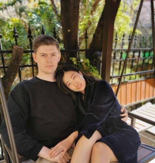 异国恋婚姻出现问题该怎么办？（有效解决异国恋婚姻中的问题，提高婚姻质量）