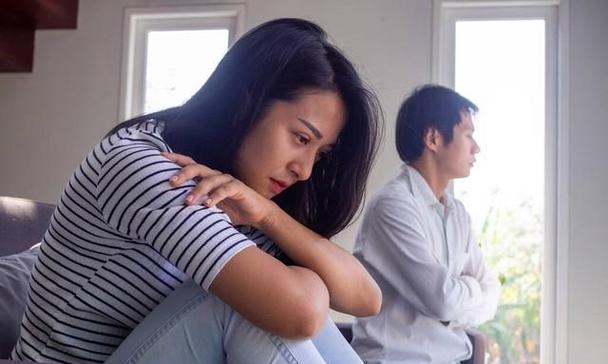 老婆出轨了，如何处理？（婚姻危机，信任重建，家庭复兴）