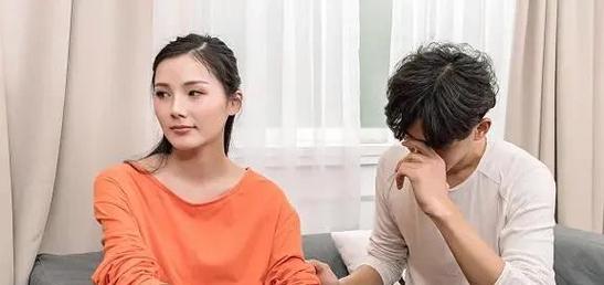 三招让他重新爱上你，轻松挽回男友（挽回男友的技巧和策略，让他重新爱上你）