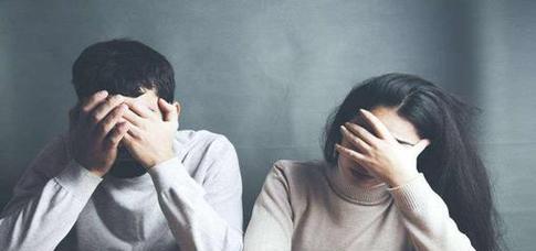 女生如何挽回分手男友的心（15个实用技巧，让你赢回他的心）