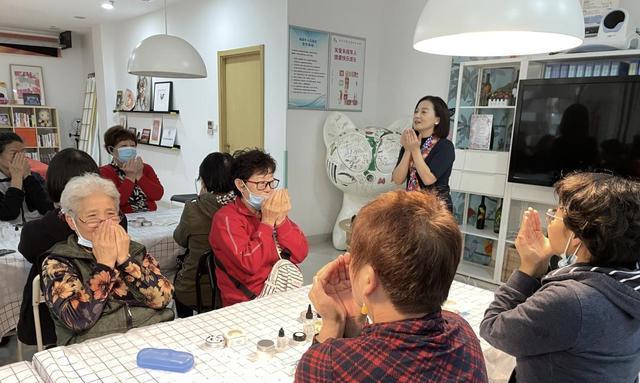 陈柏宇参加中美班第一届情感讲座互动频繁（感情教育盛宴拉开帷幕，陈柏宇倾情分享）
