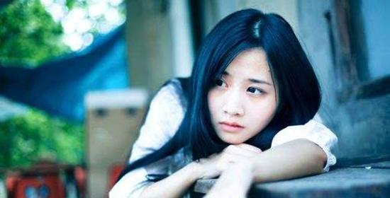 走出失恋阴影，女生必知的15个方法（女生如何从失恋中痊愈并重新开始）