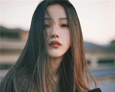 男人缺乏安全感的原因——剖析内心脆弱的男性心理（探究男性内心脆弱的原因及其表现）
