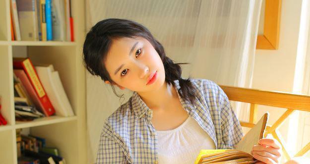 女友与他人玩暧昧？该如何应对？（为什么要警惕女友的暧昧行为以及处理的正确方法）