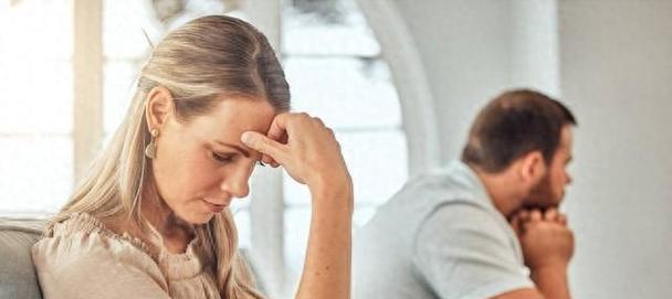 女人如何应对老公出轨？（克服出轨对自己的影响，让婚姻更坚固）