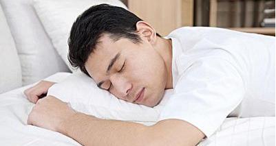 泡男秘籍（女生必备的恋爱技巧，了解男人内心，成为他们眼中的唯一。）
