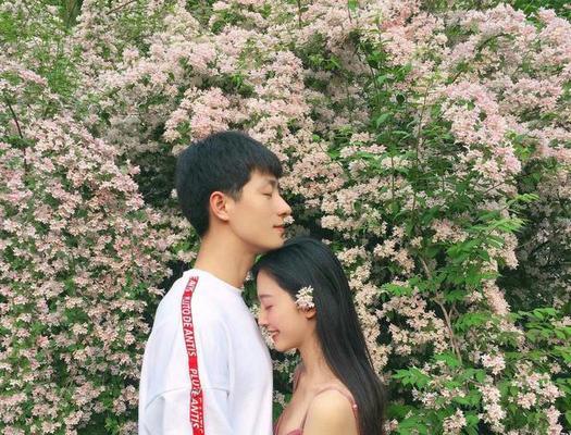 老婆和前男友联系聊天暧昧，该相信她吗？（关于信任、沟通与忠诚的深入思考）