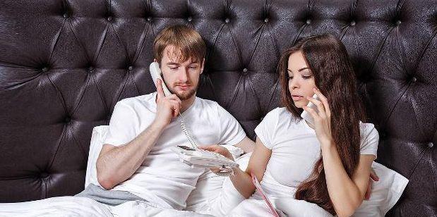两地分居夫妻如何提升感情（如何跨越千里维护感情，分享两地分居夫妻的情感成长）